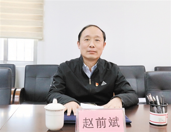 市統(tǒng)計(jì)局黨組成員、二級調(diào)研員趙前斌