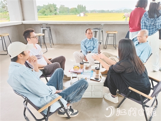 經(jīng)過修葺的謝永寬故居不僅在庭院設(shè)計上融入紅色文創(chuàng)元素，還在周邊創(chuàng)新引入稻田咖啡館業(yè)態(tài)。