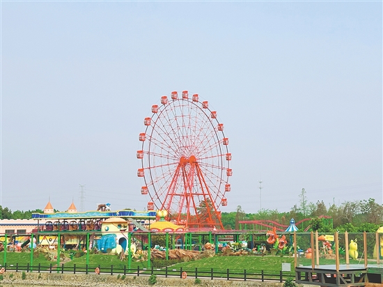 “五一”假期，江門長廊生態(tài)園是市民的好去處。