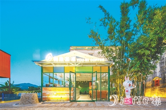 鳳儀里碉樓旅游區(qū)引入“網(wǎng)紅”咖啡館等業(yè)態(tài)。