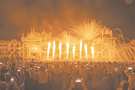 赤坎華僑古鎮(zhèn)夜景。