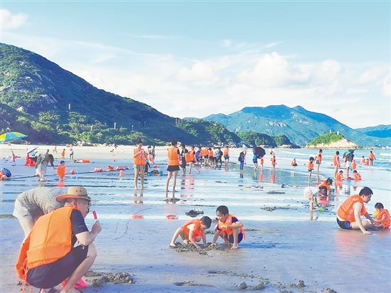 暑期，不妨到臺(tái)山川島踏浪。