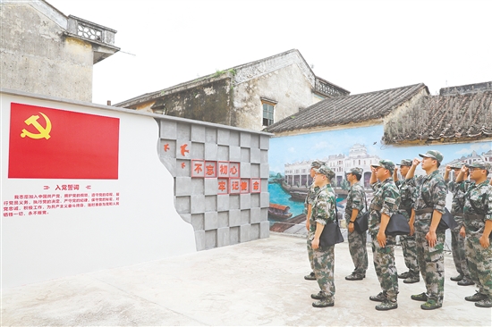 開平組織民兵隊伍到紅色基地參觀見學，賡續(xù)紅色基因。