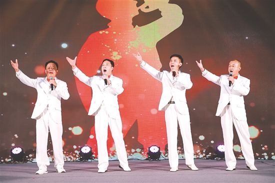 22支參賽隊(duì)伍以飽滿的熱情和精湛的技藝，演繹了一首首經(jīng)典軍旅歌曲。