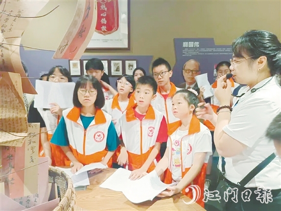 培訓(xùn)班課程將理論培訓(xùn)與實(shí)踐研學(xué)相結(jié)合，以提升學(xué)員的講解能力，深化對(duì)開平歷史文化的認(rèn)識(shí)。