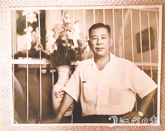 梅文鼎生活照，攝于20世紀60年代的香港。