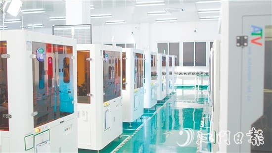 鈞崴電子生產(chǎn)車間。