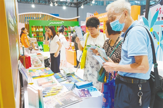 江門展館吸引了國內(nèi)外眾多觀展人員的目光。