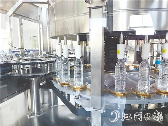 恩州山泉水是江門水都產(chǎn)業(yè)園引進(jìn)的首個(gè)項(xiàng)目，于去年正式投產(chǎn)。