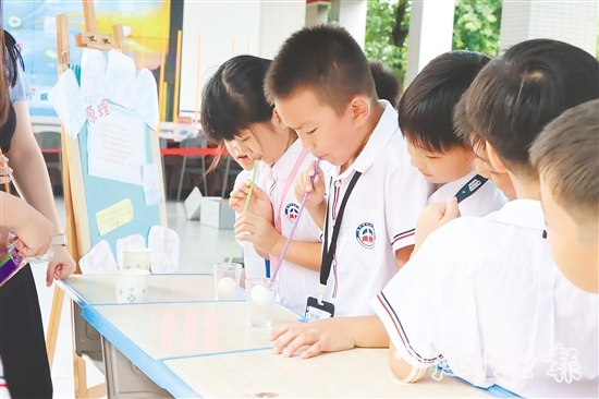 學(xué)生在豐富的項(xiàng)目中感受科技的魅力。