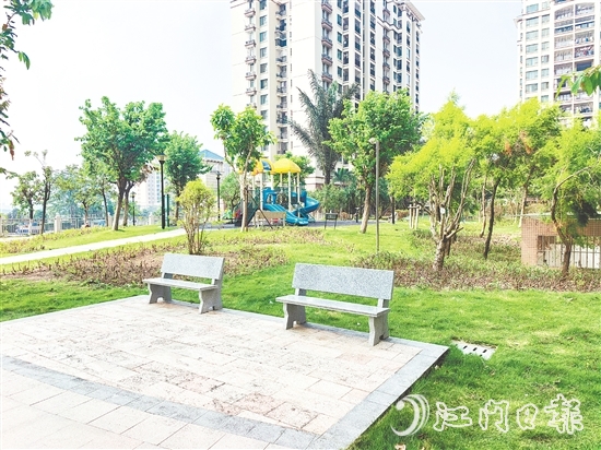 如今的南湖灣小區(qū)環(huán)境干凈整潔，蚊蟲明顯減少。