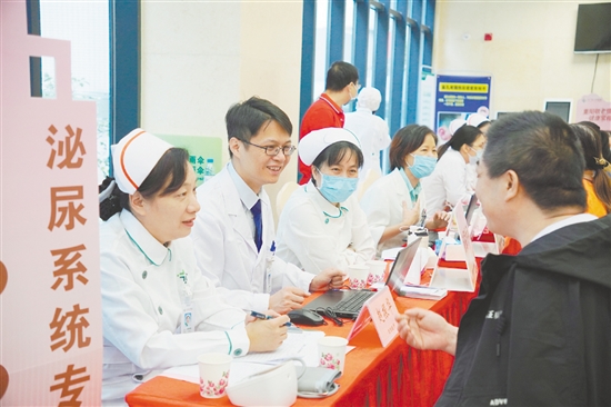 義診現(xiàn)場(chǎng)。