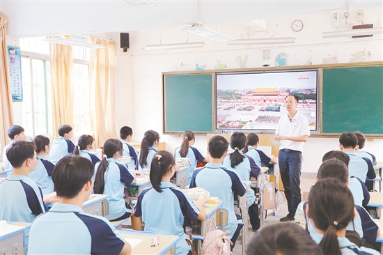 李思揚(yáng)已扎根鄉(xiāng)村教育十幾年。