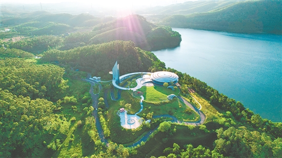 恩平泉林飛行主題館。