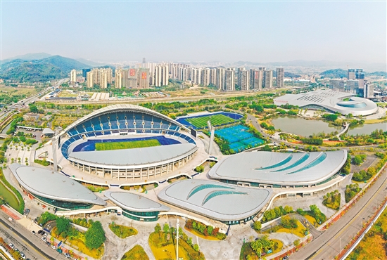 十五運(yùn)會(huì)排球（女子20歲以下組）以及游泳（花樣游泳）項(xiàng)目將在江門體育中心舉行。郭永樂