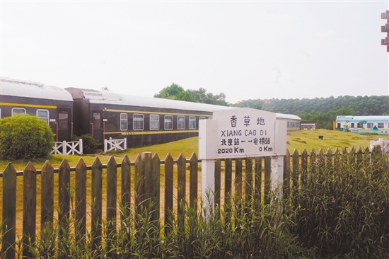 鶴山香草地景區(qū)已經(jīng)建成10多個(gè)主題園區(qū)。