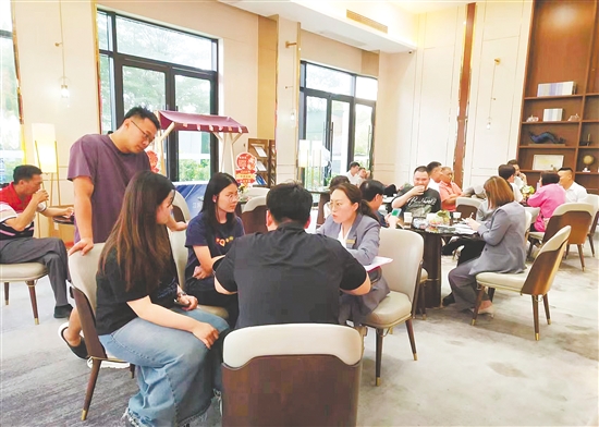 利好政策吸引購房者“進(jìn)場”。