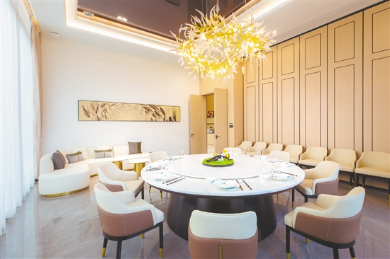 時(shí)下許多樓盤的會(huì)所配備了私人宴會(huì)廳。