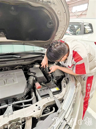 定期檢查車輛的線路是否老化，避免車輛自燃。