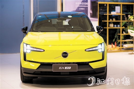 沃爾沃EX30整車看起來科技感十足。